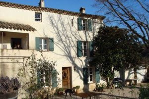 STUNNING OLD RENOVATED BASTIDE FROM THE 18TH CENTURY.