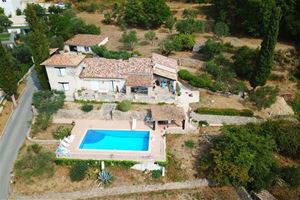 DETACHED HOUSE WITH POOL AND GOOD VIEW IN DRAGUIGNAN