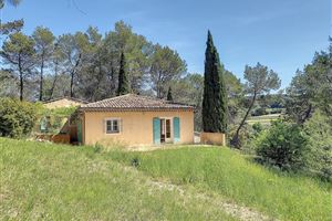 EXCEPTIONNAL ENVIRONMENT FOR THIS LOVELY VILLA IN TRANS EN PROVENCE