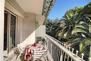 2 BEDROOM APARTMENT WITH GOOD VIEW IN NICE