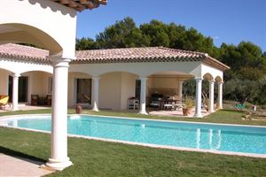 HOUSE WITH POOL AND SPLENDID VIEW IN DRAGUIGNAN