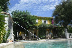HOUSE WITH POOL IN FREJUS