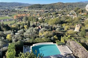TOWN HOUSE WITH VIEW AND POOL IN CALLIAN
