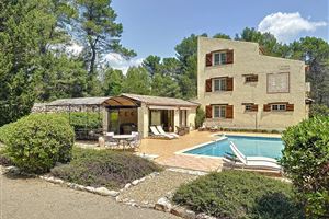 PERFECT LOCATION FOR THIS CHARMING PROVENCAL PROPERTY NEAR LORGUES