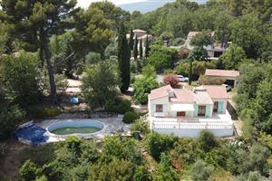 PRETTY VILLA WITH PANORAMIC VIEWS OF THE VILLAGE FAYENCE
