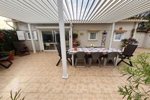 2 BEDROOM APARTMENT IN RESIDENCE WITH POOL IN ROQUEBRUNE SUR ARGENS