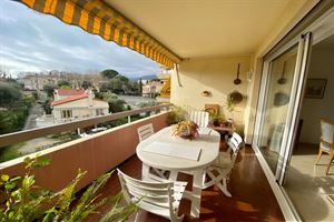 2 BEDROOM APARTMENT IN VENCE