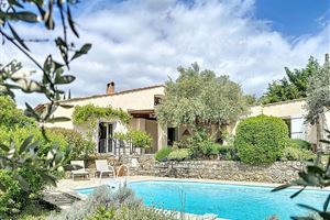 SPLENDID VILLA WITH POOL WALKING DISTANCE TO LORGUES