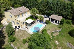 TRADITIONNEL VILLA WITH 4 BEDROOMS AND VIEW , AT SEILLANS