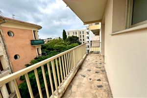 2 BEDROOM APARTMENT IN VENCE