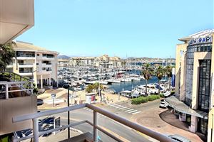 2 BEDROOM APARTMENT WITH VIEW TO THE PORT IN FREJUS