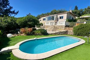 HOUSE WITH POOL IN VENCE