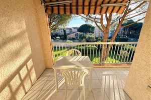 ONE BEDROOM APARTMENT IN RESIDENCE WITH POOL IN FREJUS