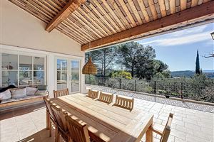 SPACIOUS VILLA WITH STUNNING VIEWS, LARGE POOL, AND MULTIPLE TERRACES