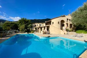 HOUSE WITH POOL AND GOOD VIEW IN VENCE
