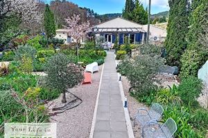 CHARMING PROPERTY IN GORGEOUS GARDENS NEAR ENTRECASTEAUX