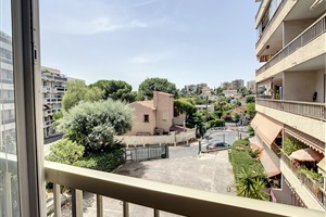 ONE BEDROOM APARTMENT IN AMTIBES