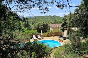 COUNTRY HOME WITH POOL IN COUNTRYSIDE ENVIRONMENT IN SAINT ANTONIN DU VAR