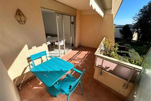 WONDERFUL APARTMENT WITH SUN TERRASSE A NICE