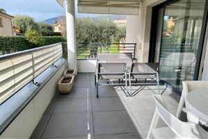 3 BEDROOM APRTMENT IN VENCE