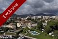 BRIGHT AND WELL-KEPT APARTMENT WITH LARGE TERRACE, GARAGE AND PRIVATE BOAT SPACE